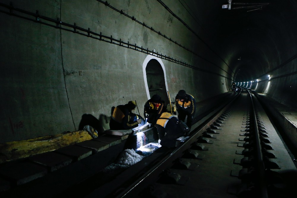 黄州铁路运营隧道病害现状